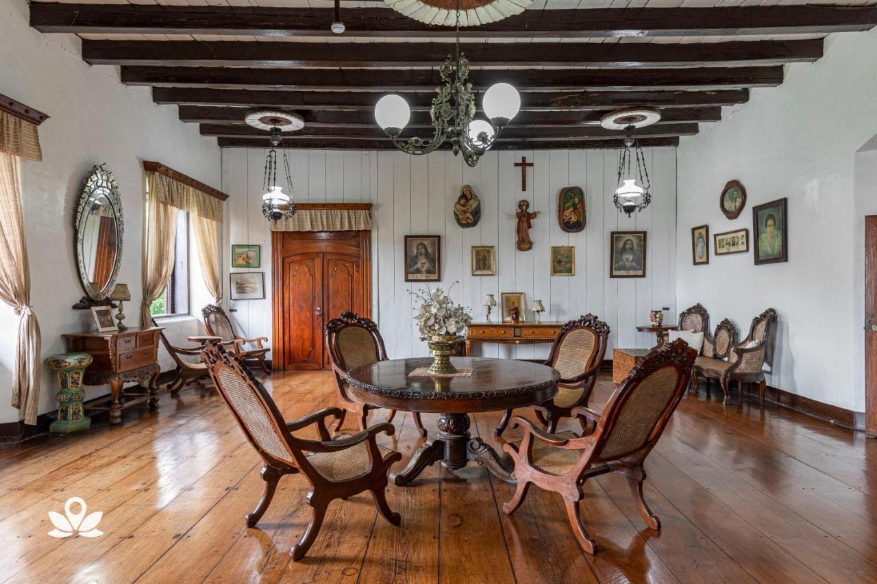 Villa Angela Heritage House Віган Екстер'єр фото